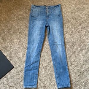 Refuge Light Wash high waisted Jeans